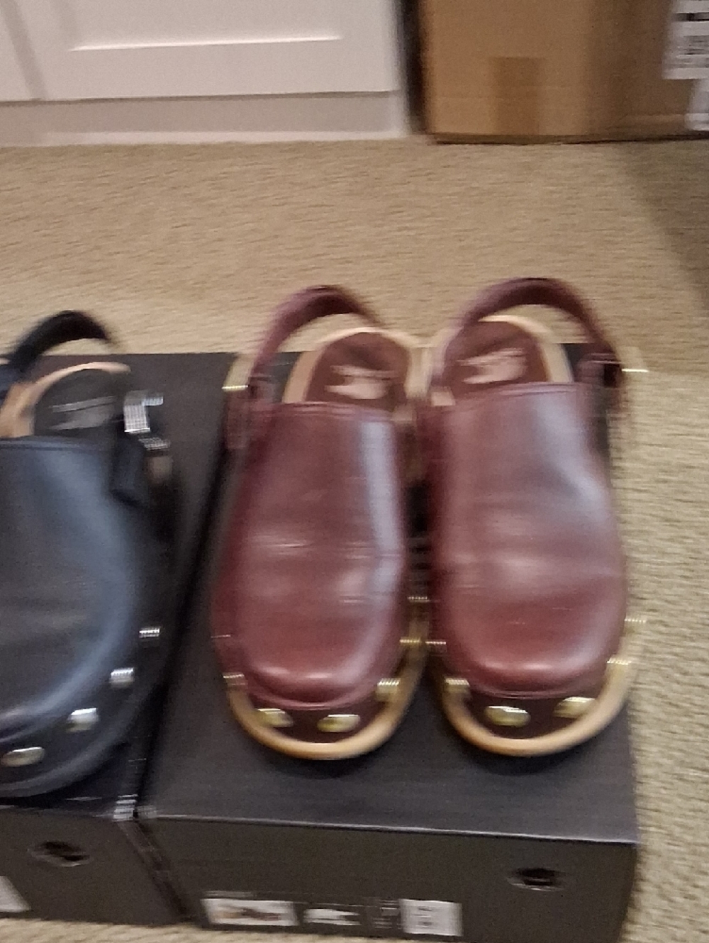 2 Pairs Sorel Roam N Slingback Clogs in Black and Burgundy - Picture 8 of 10